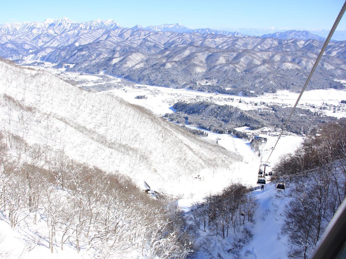Отель Hakuba Tsugaike Sunrise Tanne Отари Экстерьер фото
